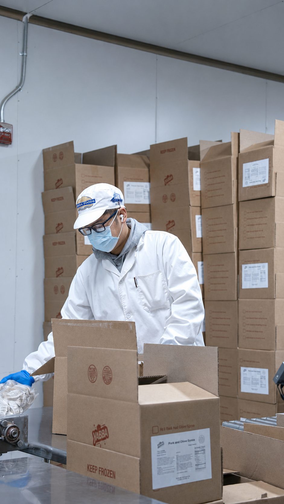 Packing frozen dumpling cases for shipping